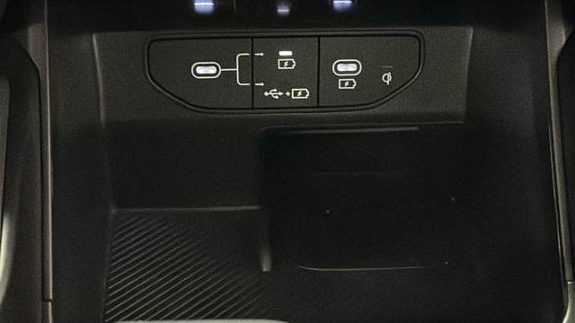 Used 2025 Black Kia X-Line EX image 37
