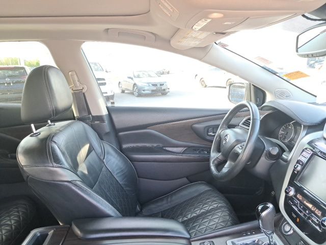 Used 2019 Gray Nissan Platinum image 5