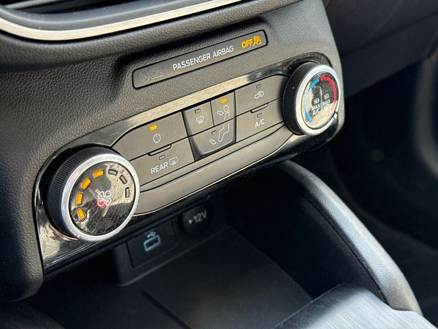 Used 2022 White Ford SE image 27