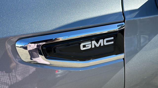 2024 GMC Yukon XL SLE 12