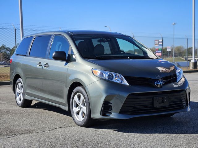 2020 Toyota Sienna L's photo