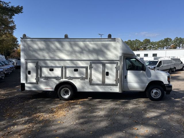 New 2026 White Ford 14FT WORKPORT image 9