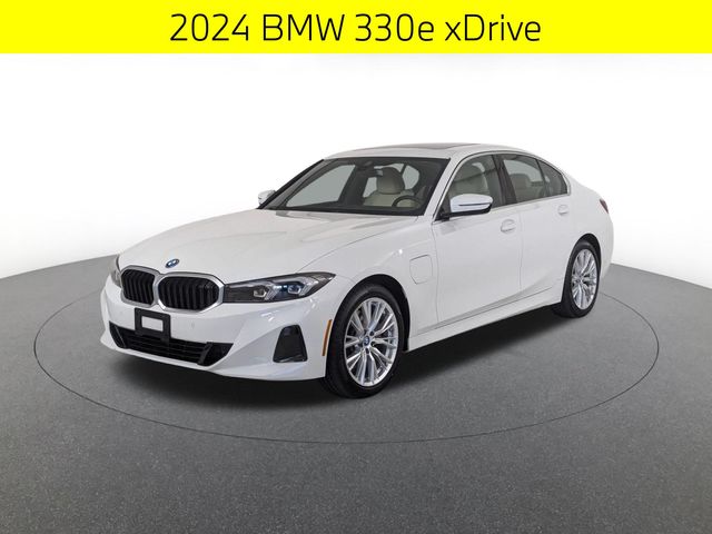 Alpine White 2024 BMW 3 Series 330e Hybrid Plug-in xDrive AWD Sedan All-Wheel Drive 8-Speed Automatic