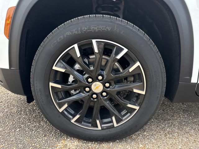 2026 Chevrolet Traverse LT White at Supreme Chevrolet of Gonzales