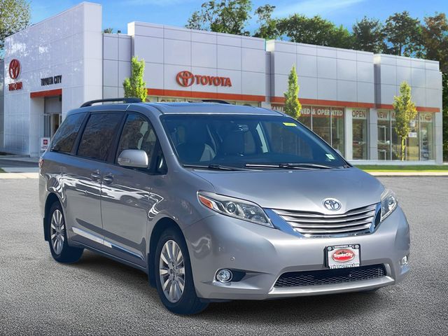 2017 Toyota Sienna Limited Premium 7-Passenger AWD