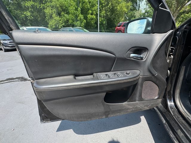 2011 Chrysler 200 Limited - Black exterior view 11