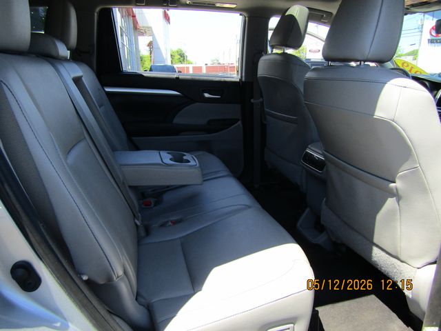 used 2019 Toyota Highlander car, priced at $25,499