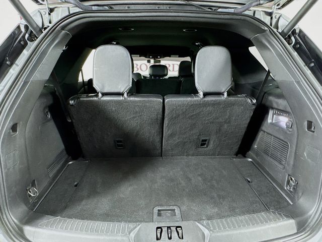 2021 Silver Metallic Ford Explorer ST 4X4 SUV
