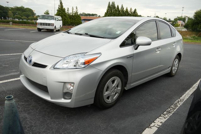 Used 2010  Toyota I image 3