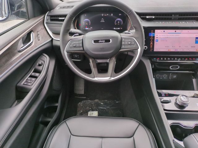 new 2026 Jeep Grand Cherokee car, priced at $42,650