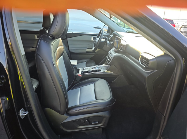 2024 Black Metallic Ford Explorer XLT 4X4 SUV