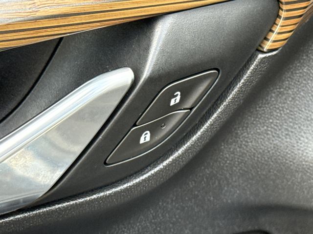 Used 2020 Gray GMC SLE image 21