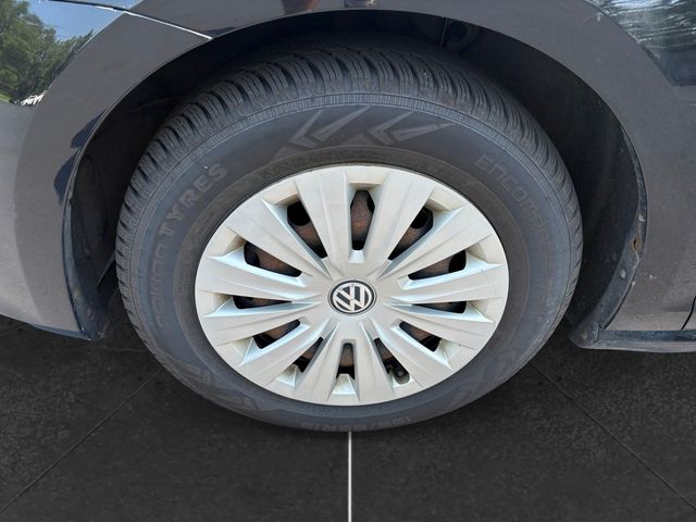 2015 Volkswagen Golf Launch Edition 2-Door - Black exterior view 9