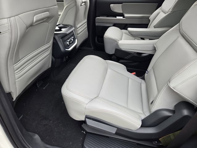 2025 White Ford Expedition Active RWD SUV