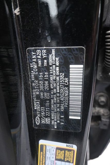 2024 Hyundai Elantra SE Black at DeMontrond Auto Country