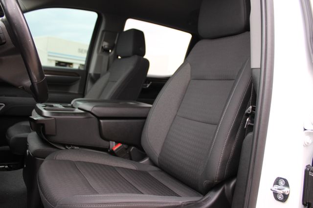 Used 2022 White Chevrolet LT image 17