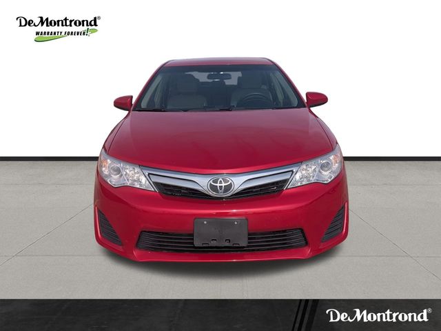 Used 2014 Red Toyota LE image 2