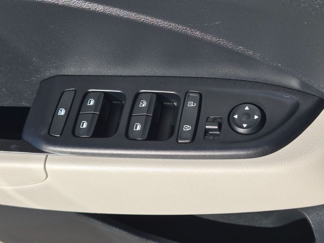2023 Hyundai Venue - Image 16