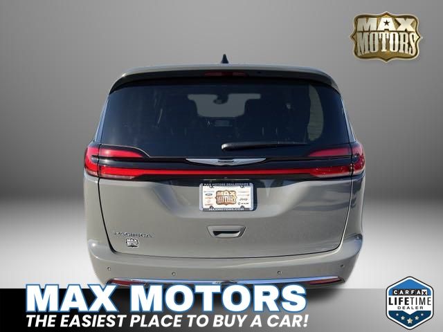 2024 Chrysler Pacifica Touring L 8