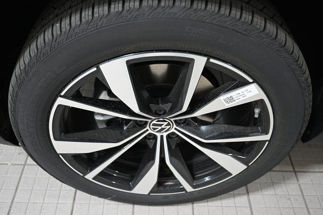 New 2026 White Volkswagen 2.0T SEL Premium R-Line image 19