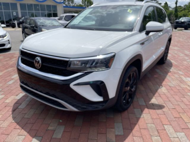 2022 Volkswagen Taos 1.5T SE's photo