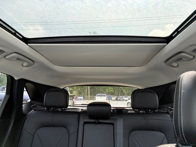 2025 White Metallic Ford Escape Plug-In Hybrid Base FWD SUV
