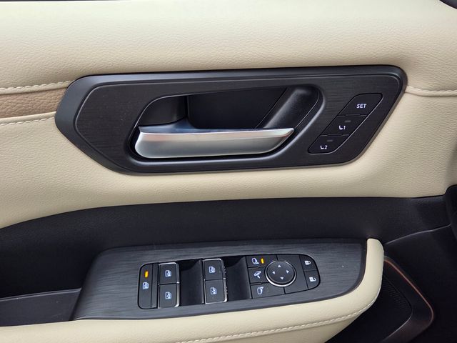 New 2026 White Nissan Platinum image 29