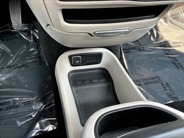 Used 2024 Chrysler Pacifica Van