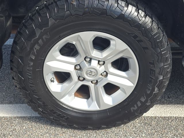 2017 Toyota 4Runner SR5:169086A