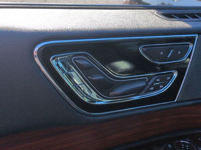 Used 2021 Black Lincoln Reserve image 15