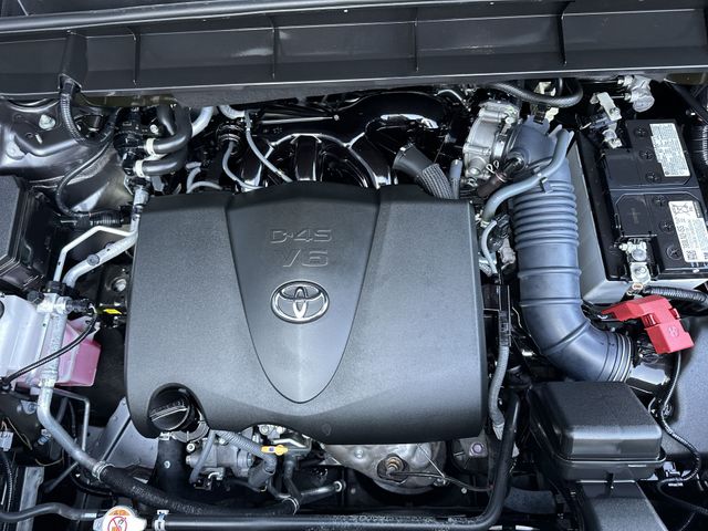Used 2022 Gray Toyota LE image 28