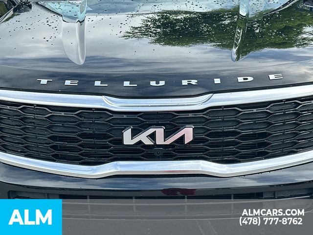 Used 2022 Black Kia SX image 5