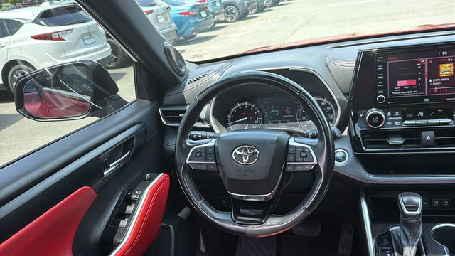 Used 2021 Toyota Highlander SUV