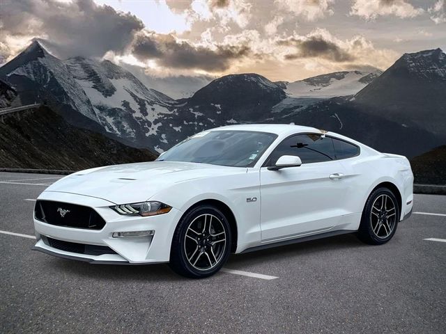 Oxford White 2022 Ford Mustang Coupe Rear-Wheel Drive 6-Speed Manual