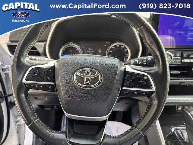 Used 2023 Beige Toyota XLE image 25