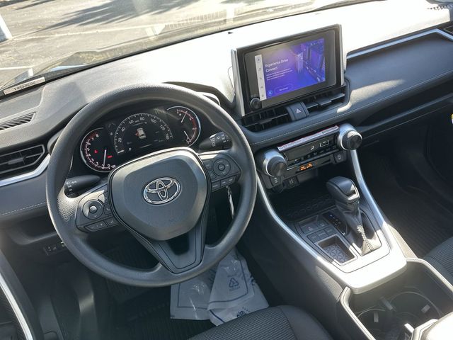 2025 Toyota RAV4 LE 13