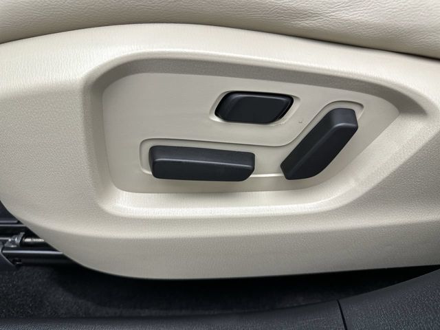 2023 Mazda CX-9 Touring - Photo 11
