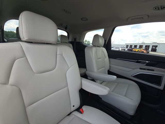 2023 Kia Telluride S:46448A