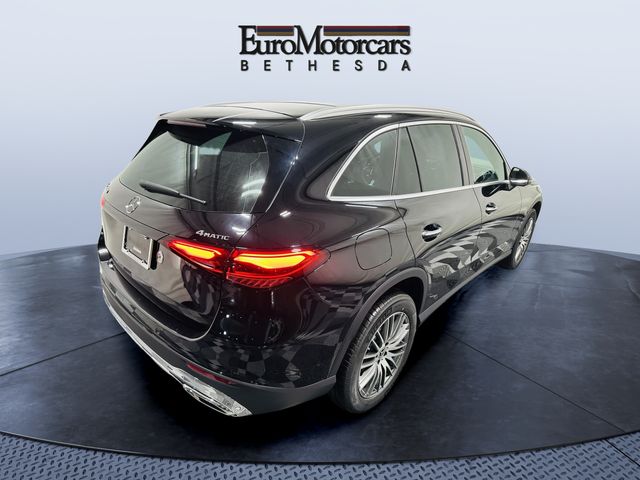 New 2026 Black Mercedes-Benz GLC 300 image 3
