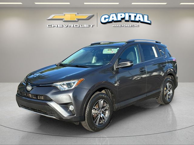 Used 2018 Gray Toyota XLE image 9