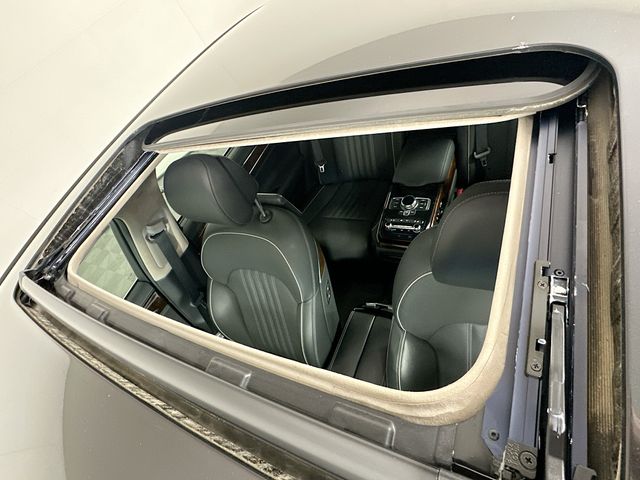 Thumbnail: 2019 Genesis G90 - 23