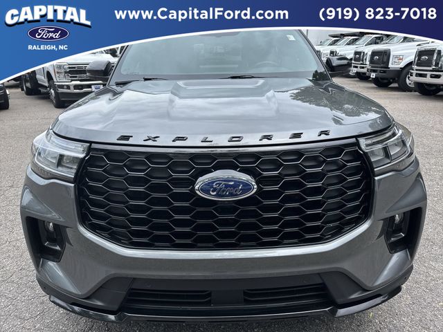 Used 2025 Gray Ford ST-Line image 10