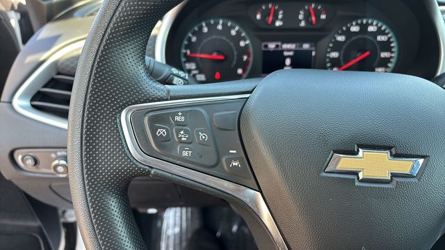 Used 2025 White Chevrolet LT image 22