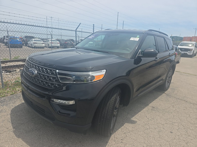 2023 Black Metallic Ford Explorer XLT 4X4 SUV