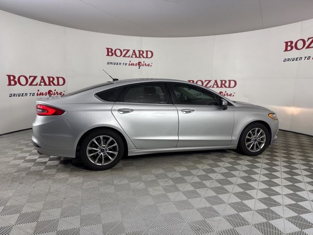 2017 Ingot Silver Ford Fusion SE FWD Sedan