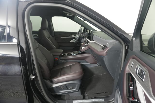 New 2026 Black Ford Platinum image 29