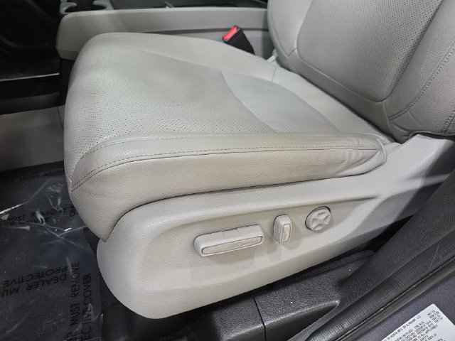 Used 2019 Black Honda Elite image 29