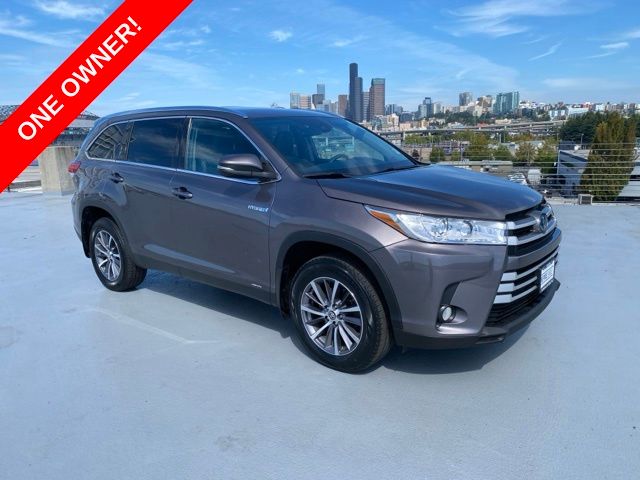 Predawn Gray Mica 2019 Toyota Highlander Hybrid SUV / Crossover All-Wheel Drive Continuously Variable Transmission
