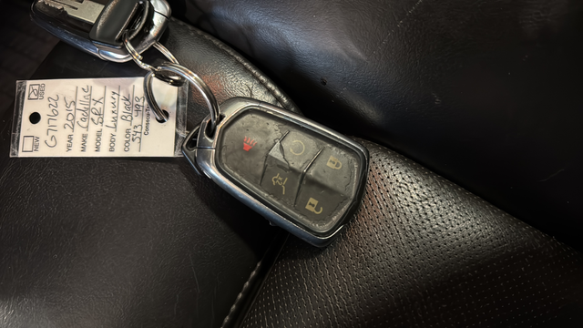 Used 2015  Cadillac Luxury image 21