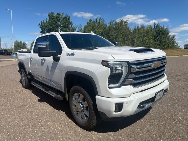 2024 Iridescent Pearl Tricoat Chevrolet Silverado 2500HD High Country 4X4 Truck